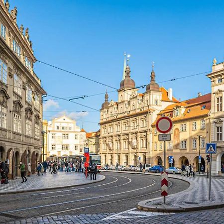 شقة Bright Studio Close To Charles Bridge And Prague Castle المظهر الخارجي الصورة