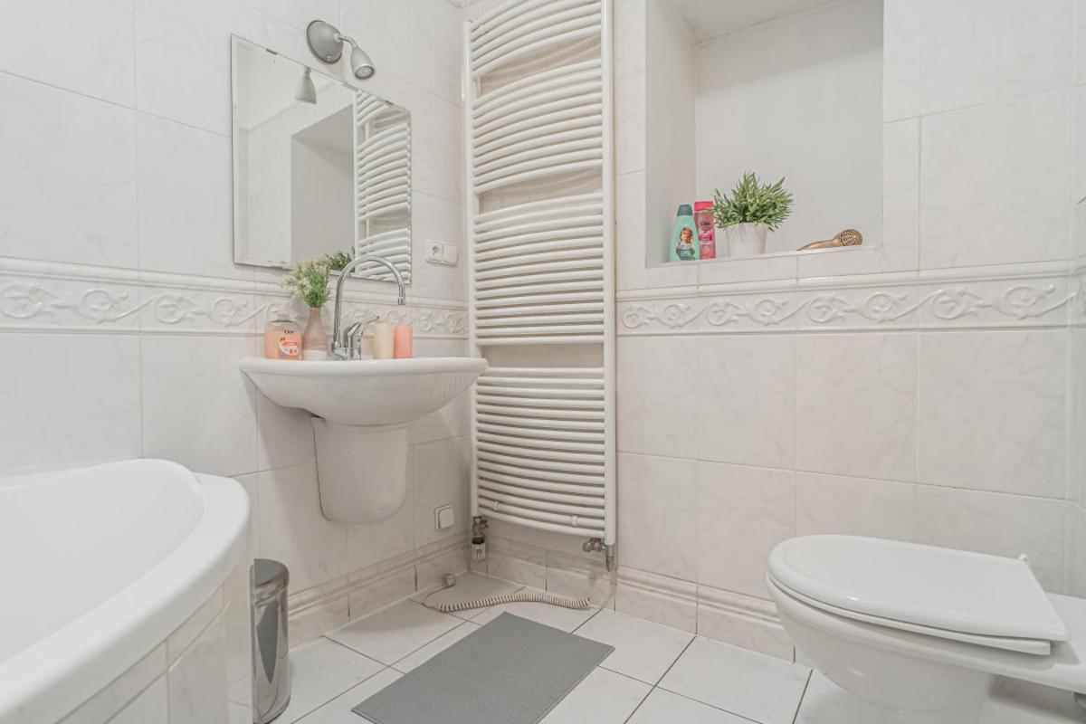 شقة Bright Studio Close To Charles Bridge And Prague Castle المظهر الخارجي الصورة