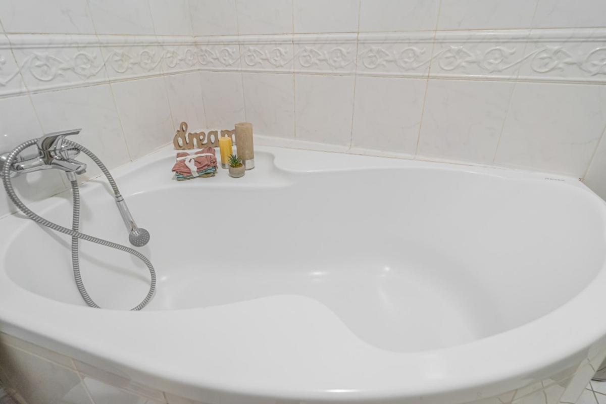 شقة Bright Studio Close To Charles Bridge And Prague Castle المظهر الخارجي الصورة
