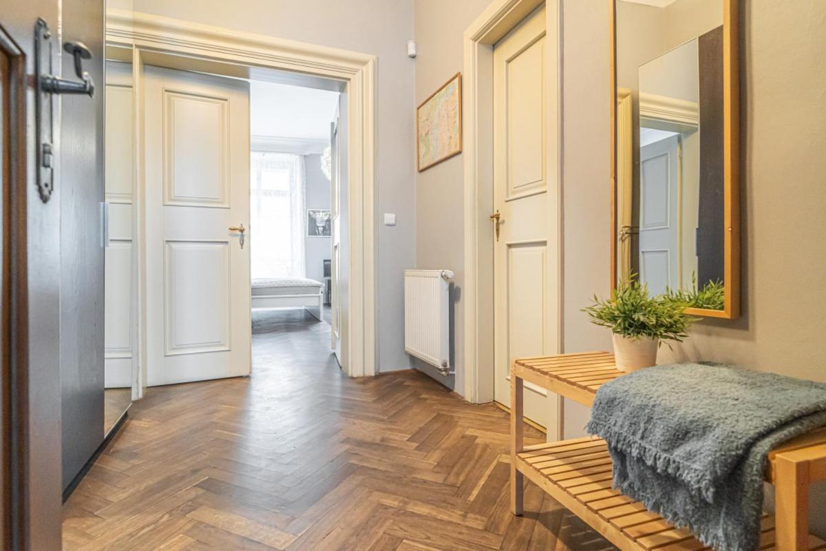 شقة Bright Studio Close To Charles Bridge And Prague Castle المظهر الخارجي الصورة