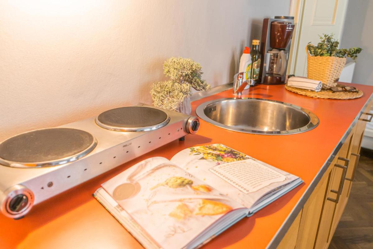 شقة Bright Studio Close To Charles Bridge And Prague Castle المظهر الخارجي الصورة