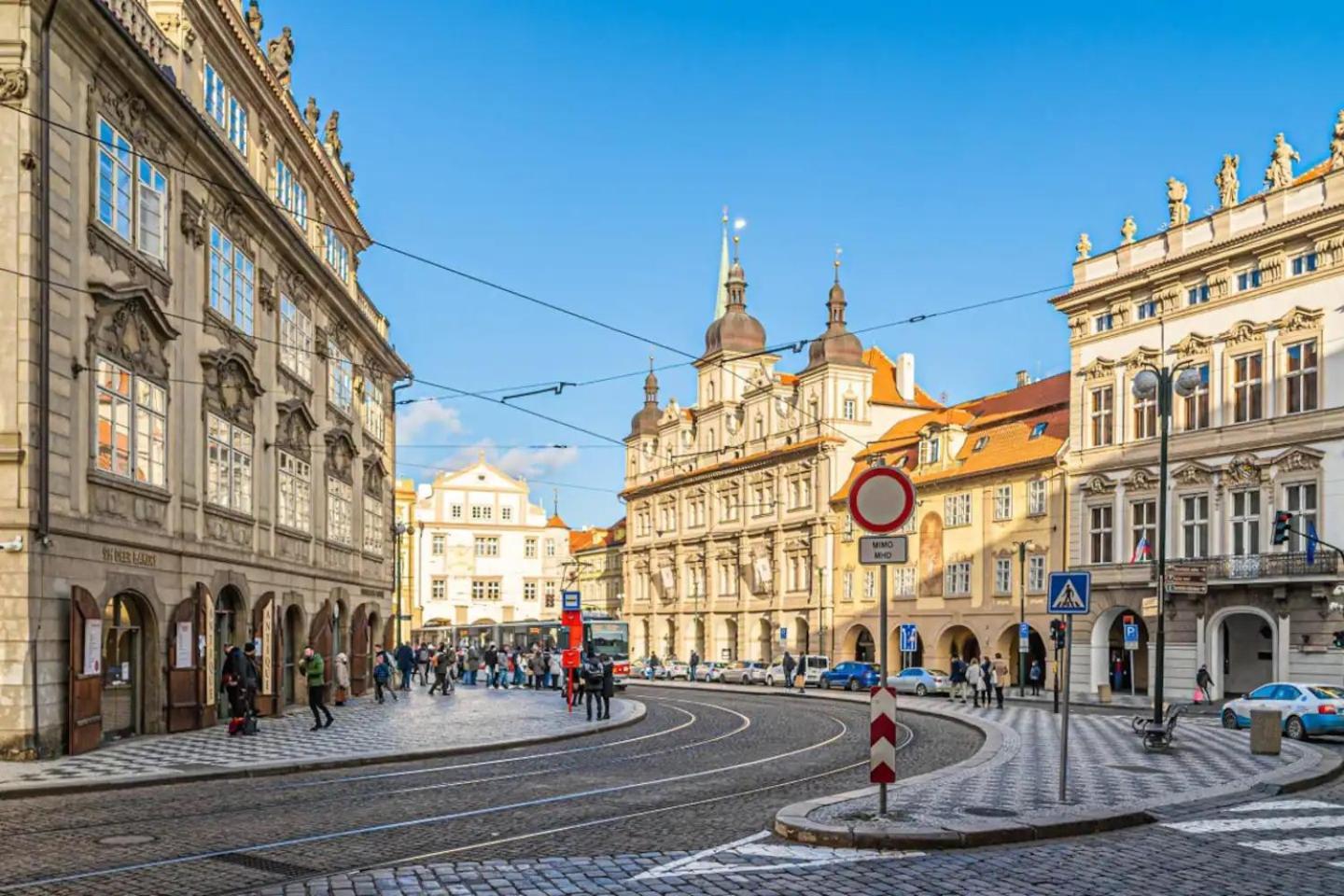 شقة Bright Studio Close To Charles Bridge And Prague Castle المظهر الخارجي الصورة