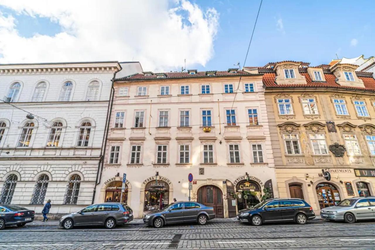 شقة Bright Studio Close To Charles Bridge And Prague Castle المظهر الخارجي الصورة